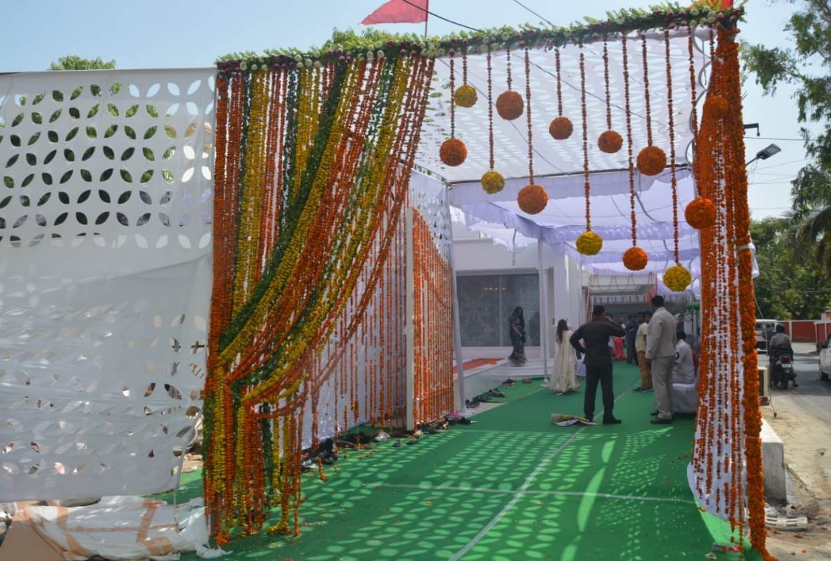 beautiful pictures of mulayam singh yadav' home