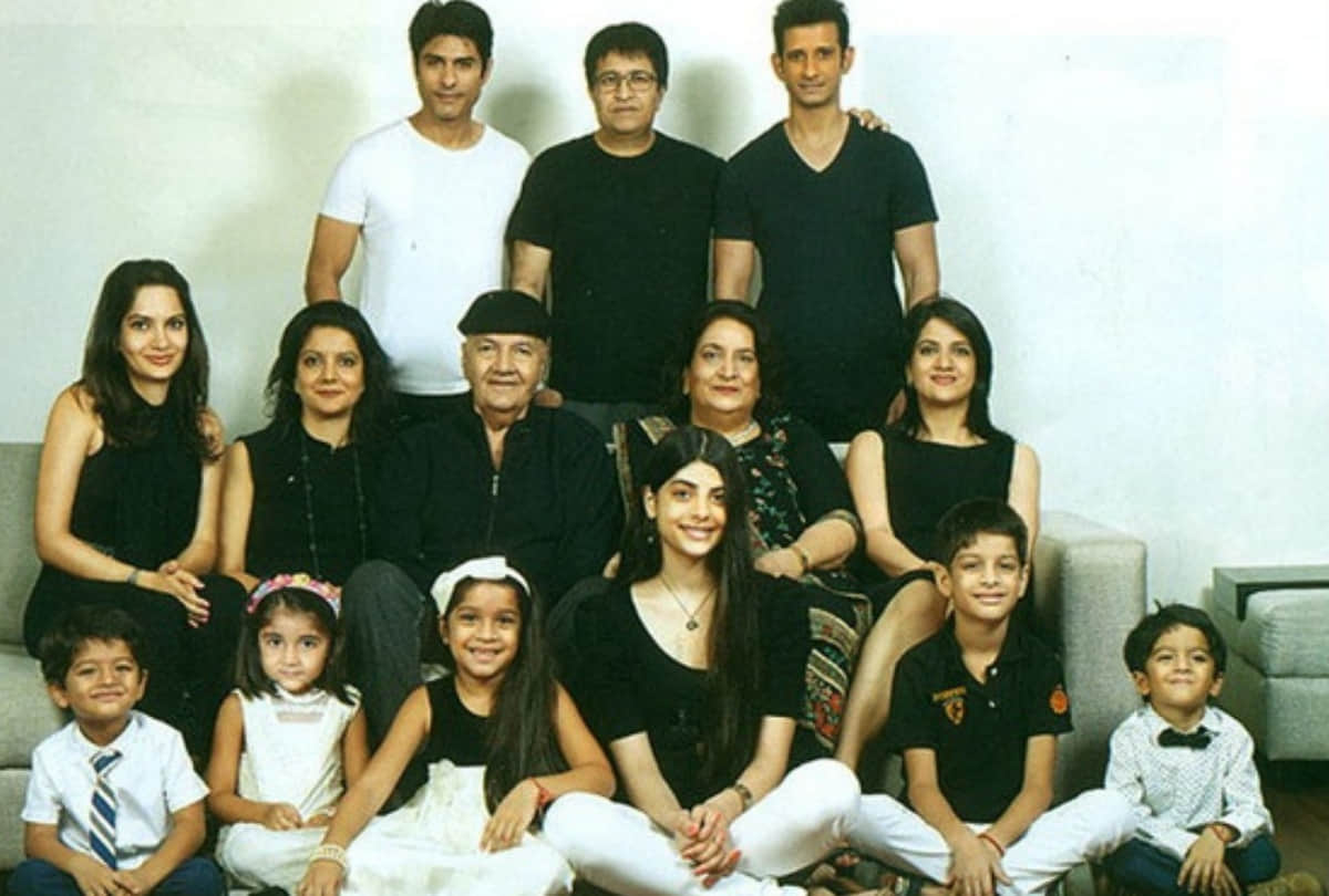 Shakti Kapoor Shraddha Kapoor Kulbhushan Kharbanda Shruti Kharbanda Bollywood 5 villains daughter