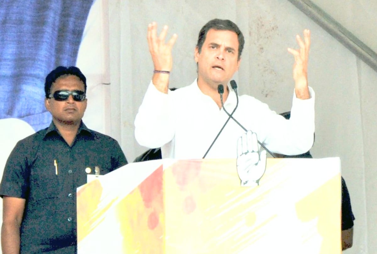 lok sabha election 2019: rahul gandhi Hugged virbhadra singh in solan rally