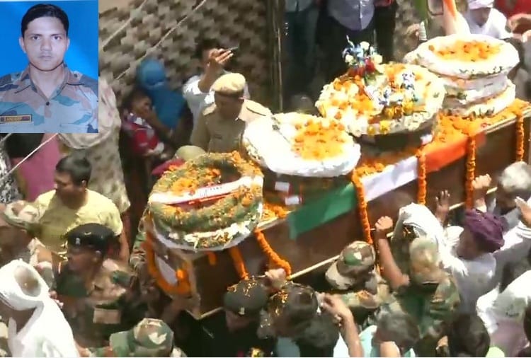Indian Army Jawan Sepoy Sandeep Singh Funeral, who lost his life in Pulwama encounter