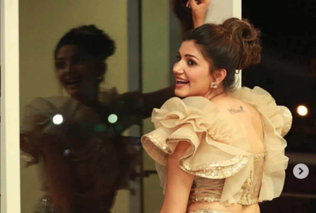 sapna choudhary flaunt her tattoo in new pics