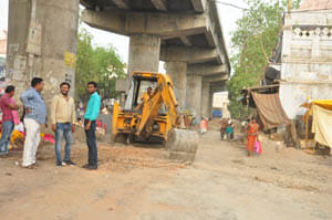 sipri bazzar service lane work started again