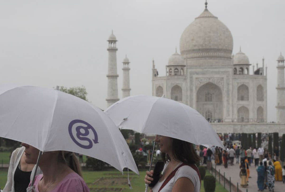 shoe cover for taj mahal tourist necessary Recommendation by Archaeological Survey of India