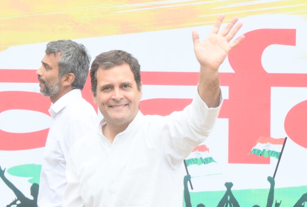 lok sabha election 2019: rahul gandhi Hugged virbhadra singh in solan rally