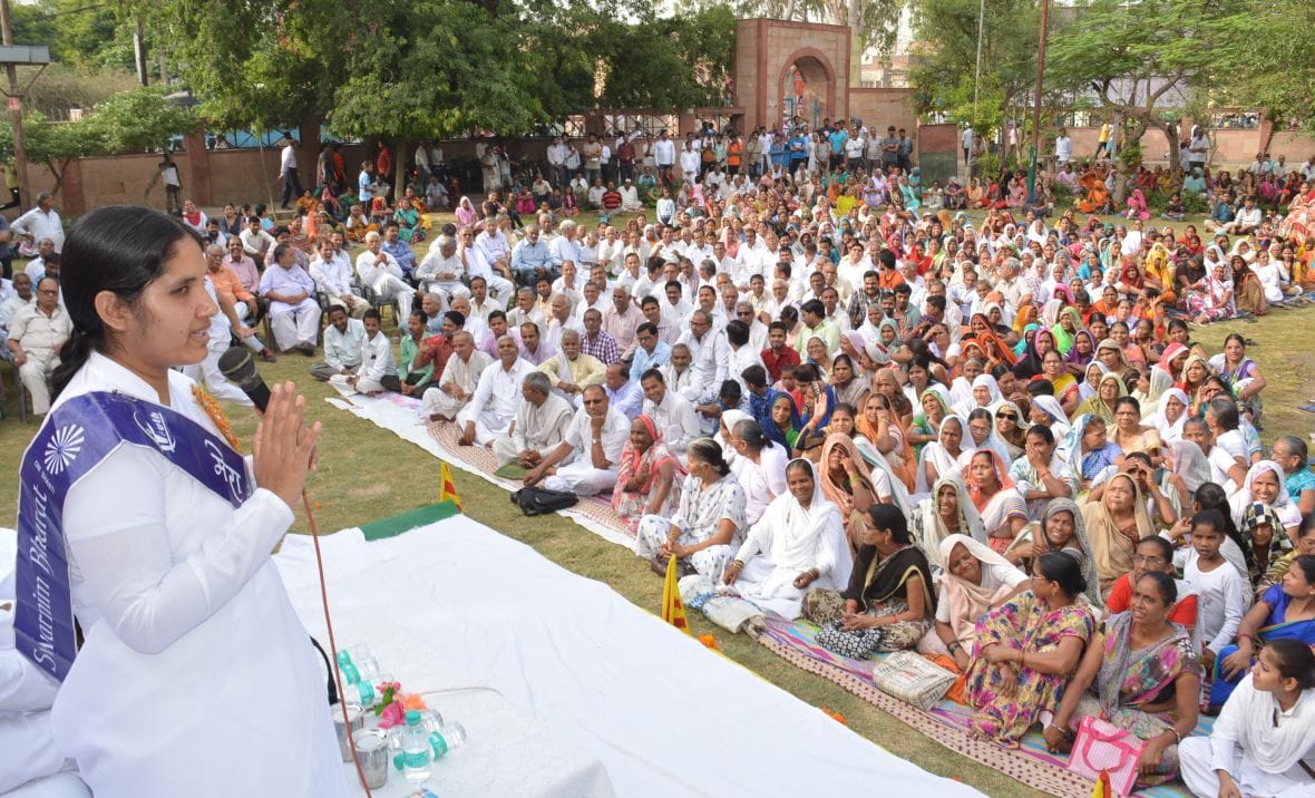 युवाओं की आधे से अधिक परेशानियों का कारण है मोबाइल