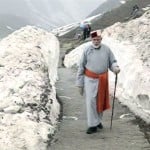 केदारनाथ में पीएम मोदी
