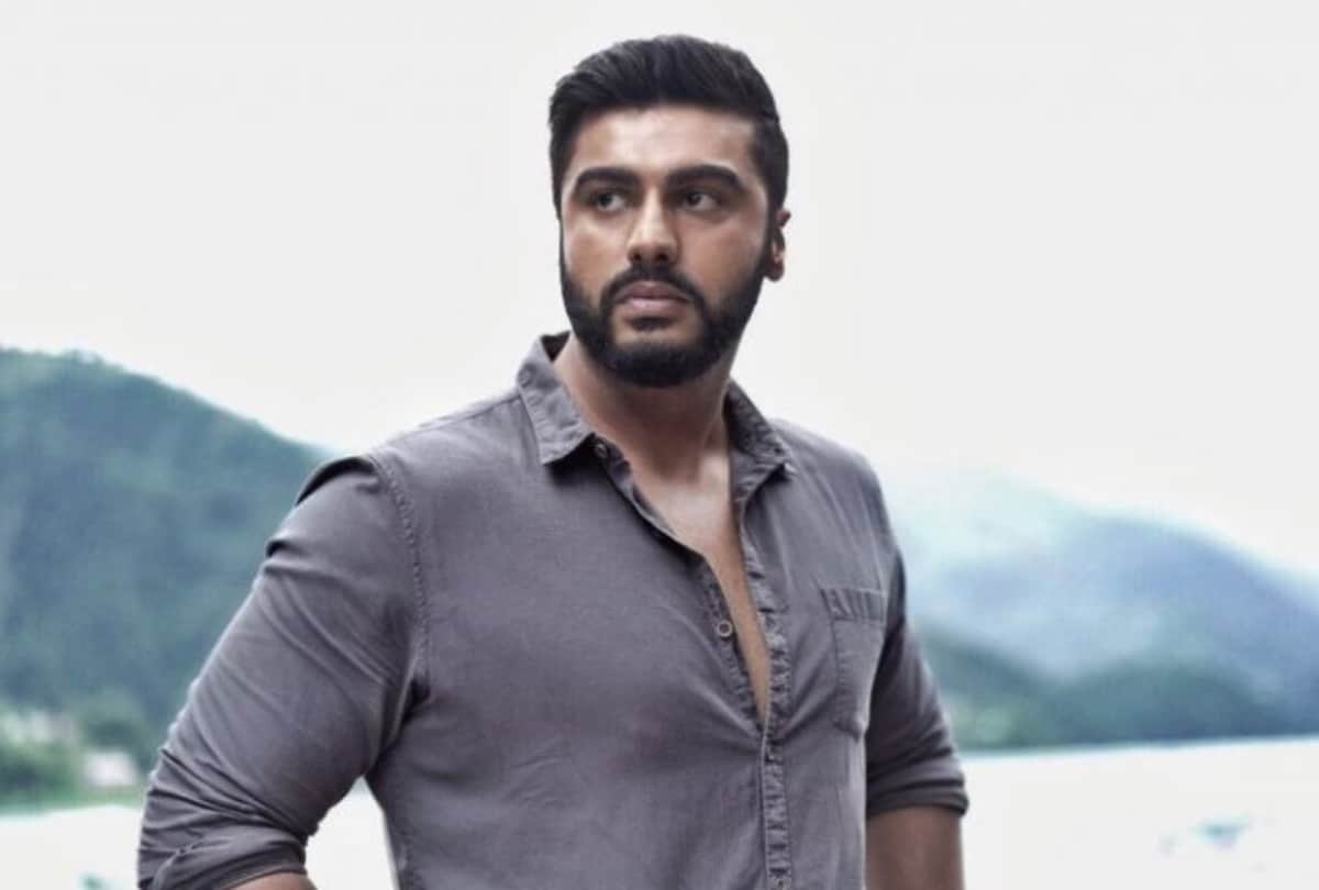 arjun kapoor comment on a user reaction on she compare his relation with malaika to sridevi