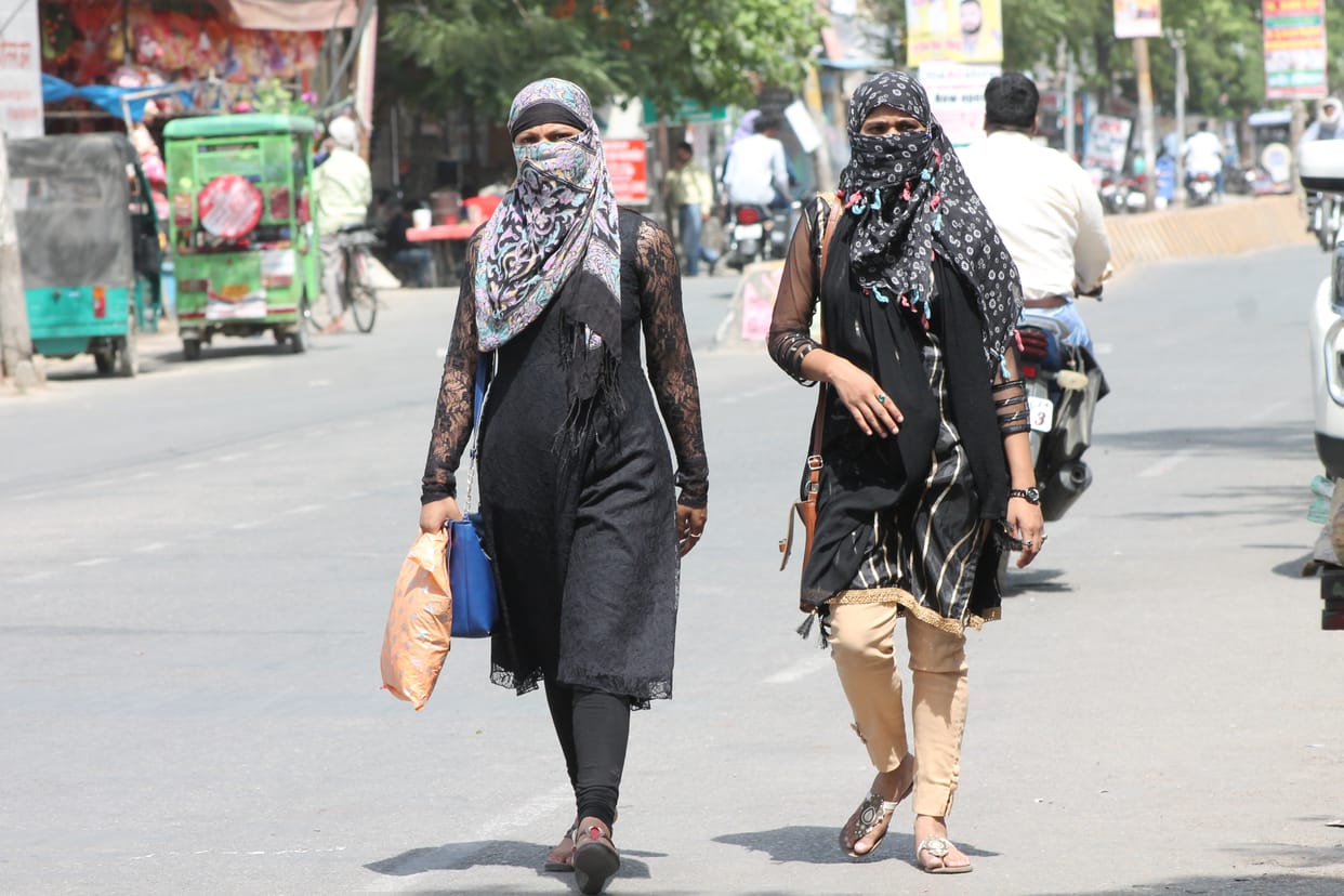 तेज धूप से लोग रहे परेशान 17-51-02