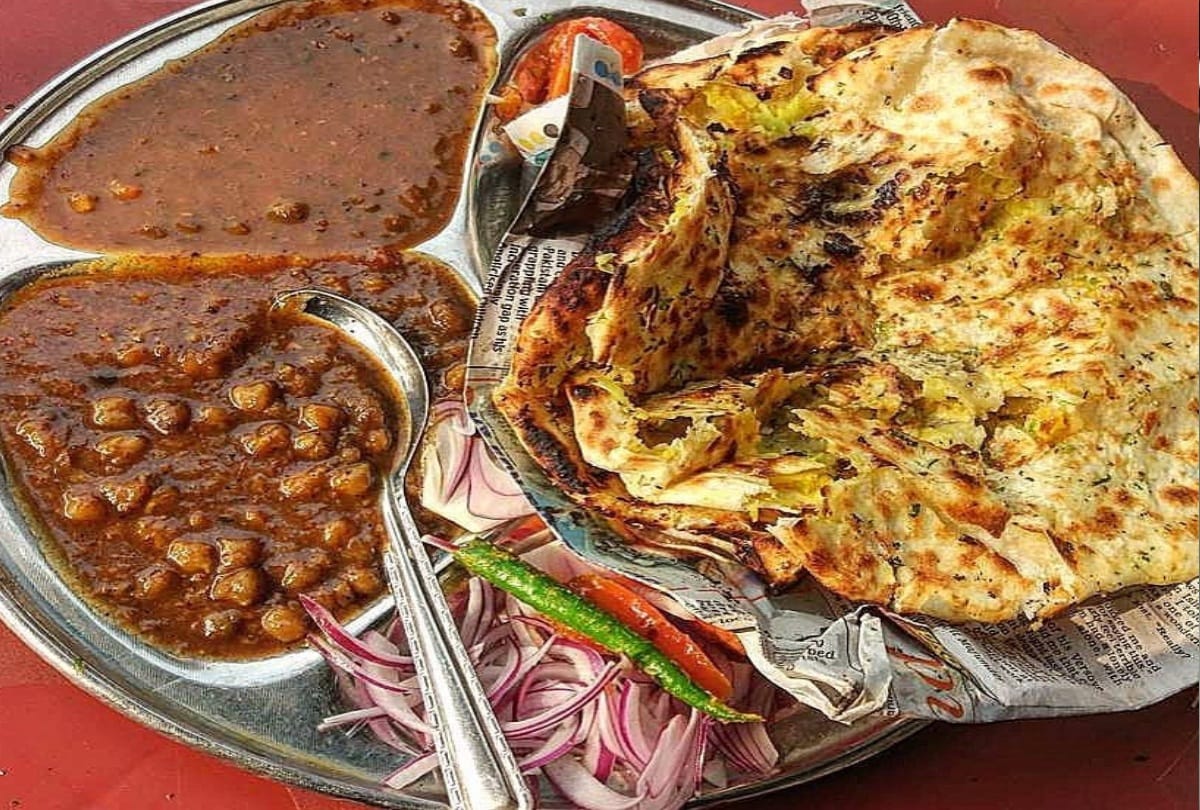 resturent style garlic naan made at home with easy recipe