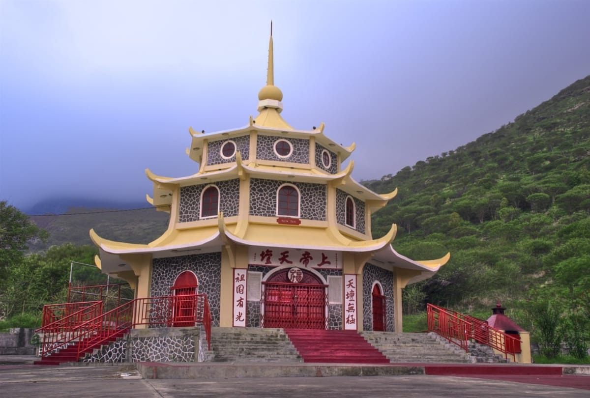 must see places for tourist to visit and travel in hanoi