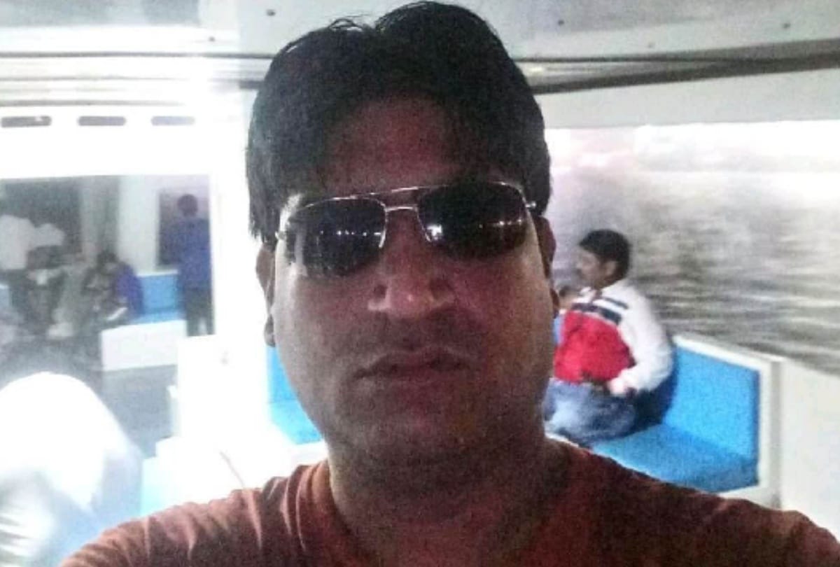 stray cow hits delhi man with its horn died