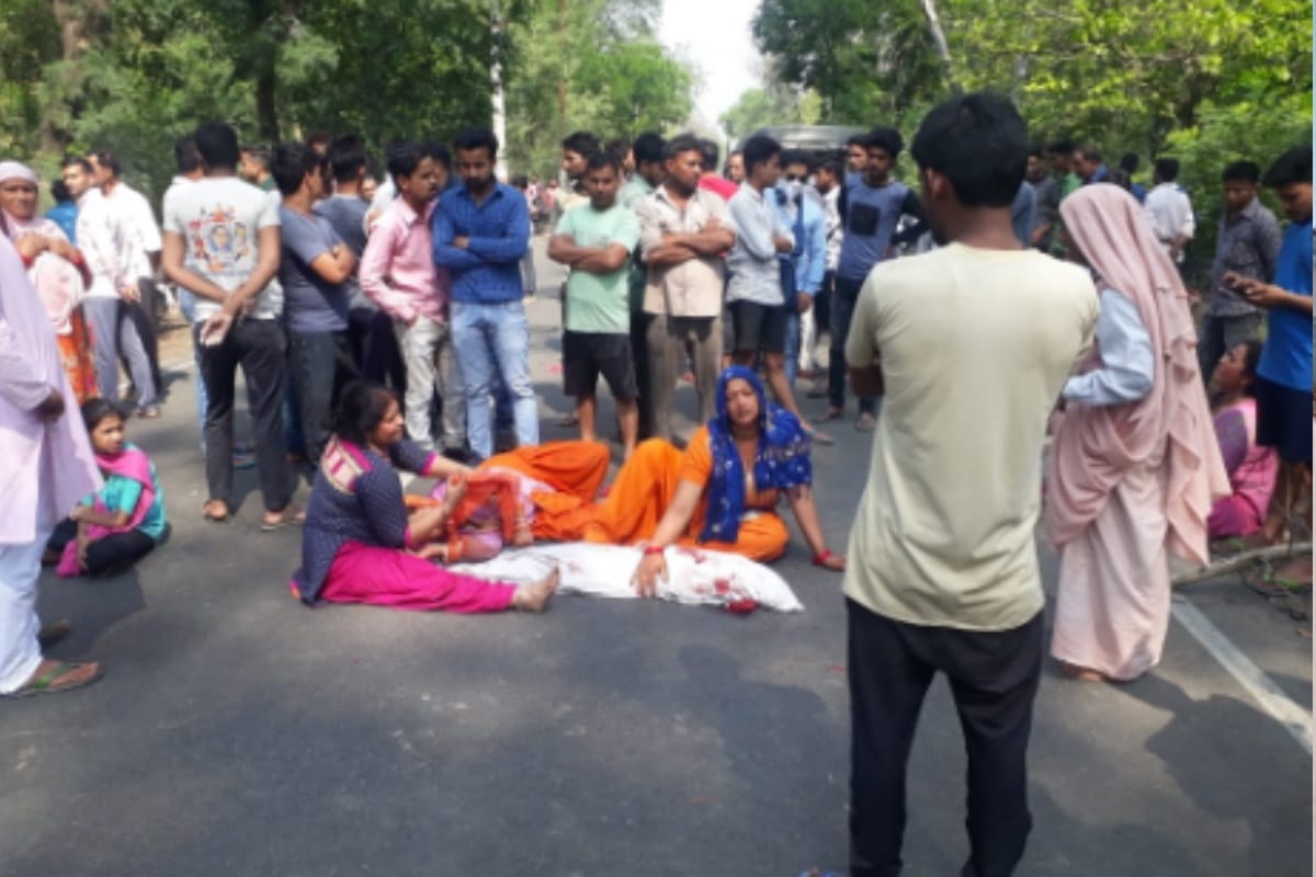 UP: baby girl died after a Roadways bus hits an auto in Meerut
