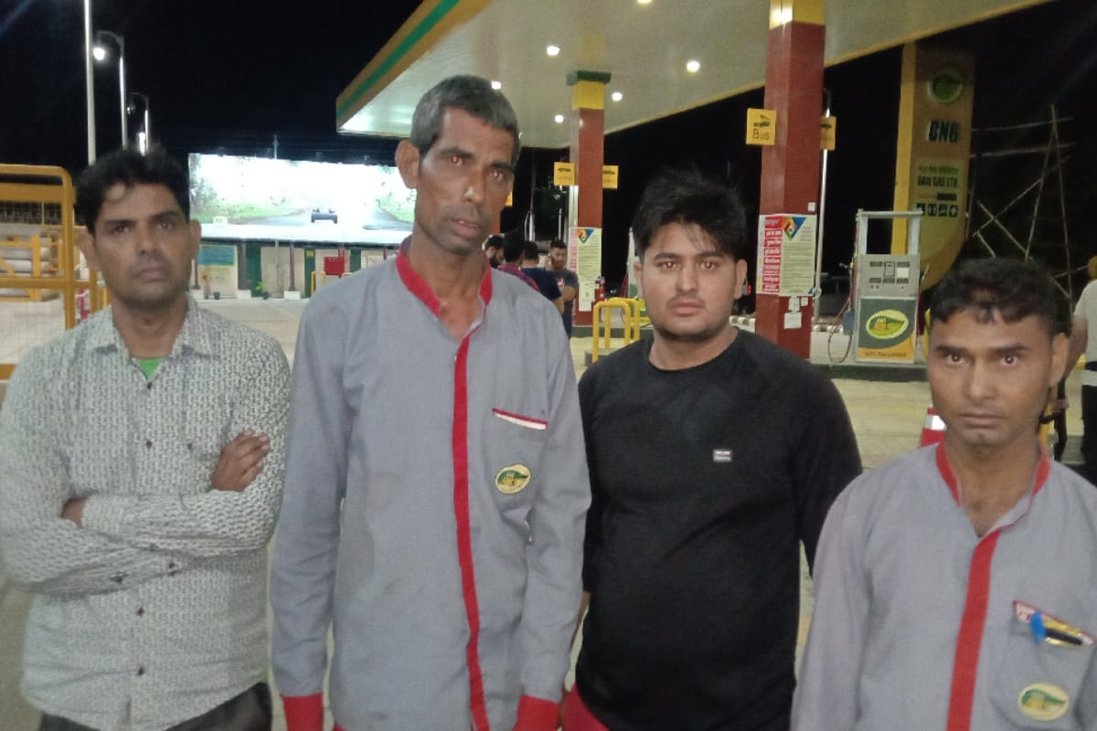 badmash looted petrol pump in Meerut again