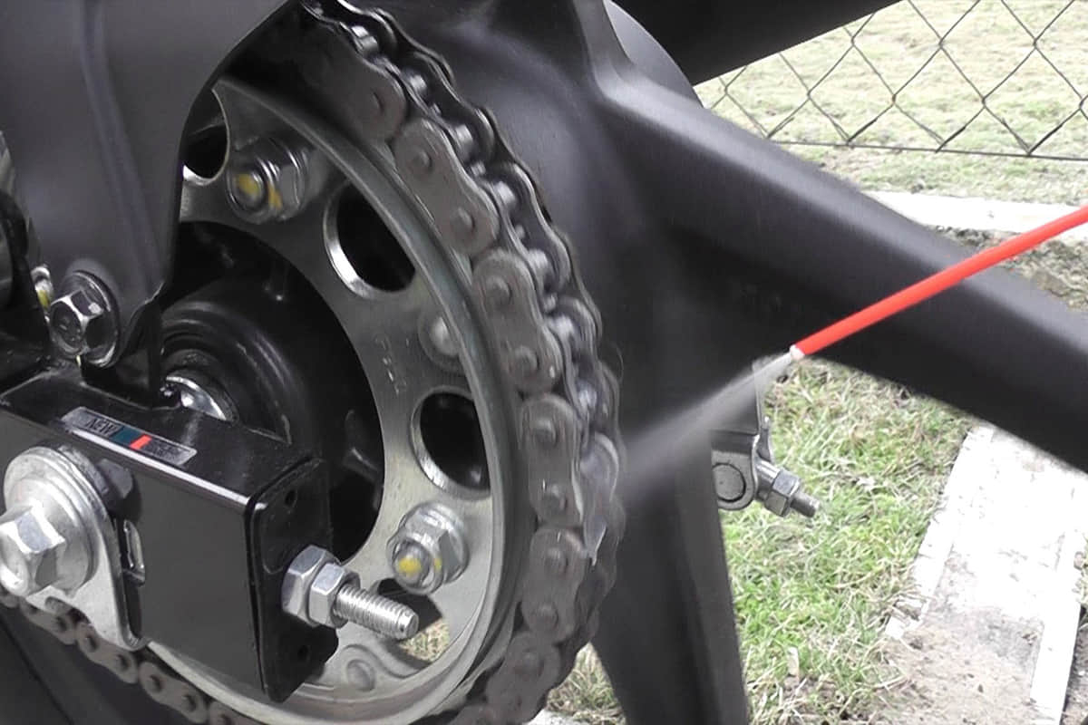Best tips to maintain bike mileage in summer Season