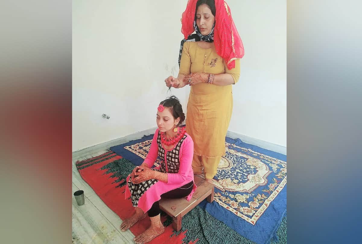 Lok Sabha Chunav 2019 Marriage invitation card Vote appeal solan himachal pradesh