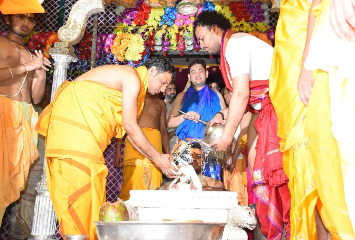 baishakh purnima celebrations at radharaman temple vrindavan