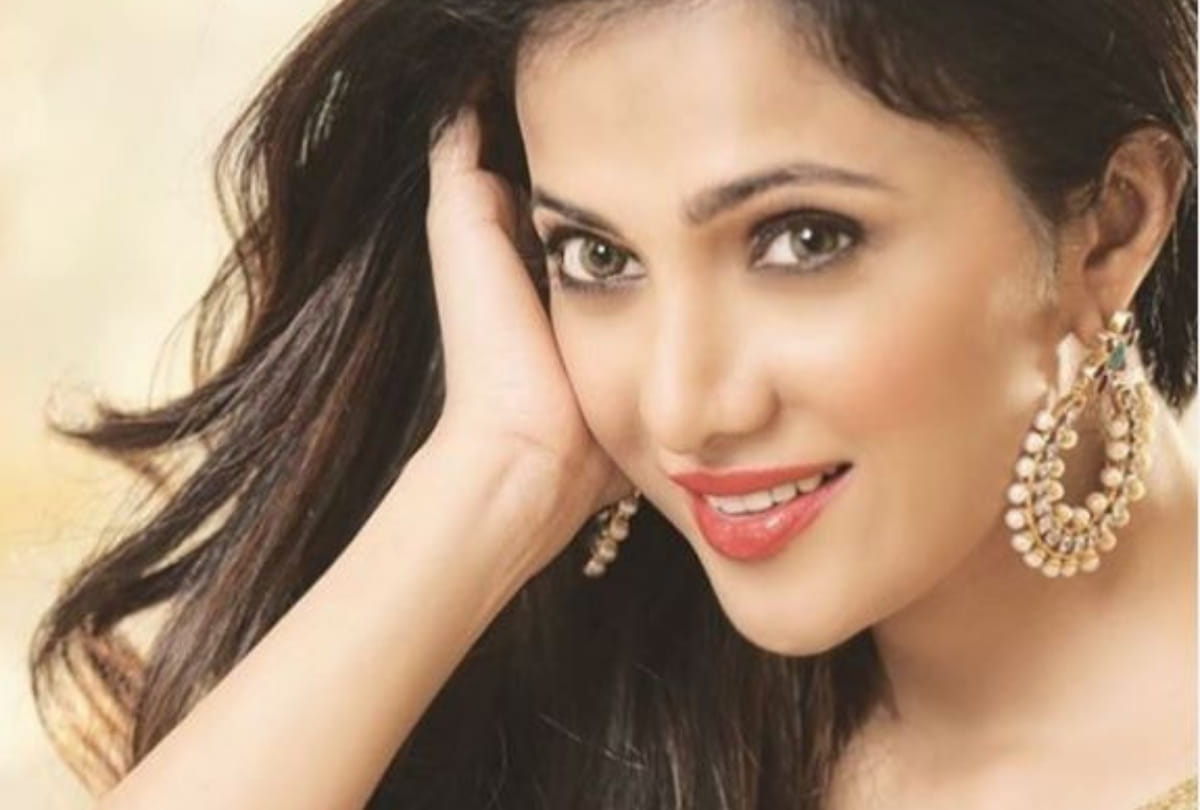 television actress who are famous for their misbehave in industry
