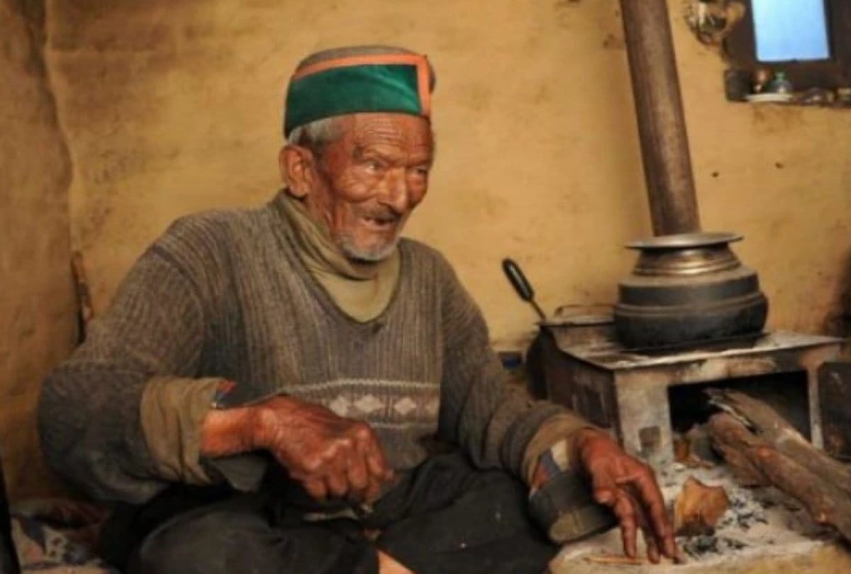 Lok sabha chunav 2019 102 yr old Shyam Saran Negi from Kalpa cast his vote tomorrow
