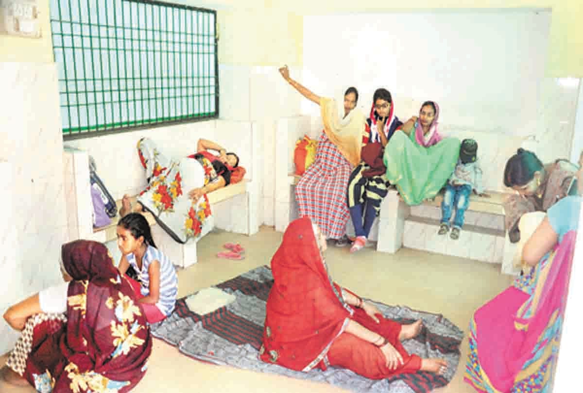 Where to go for labor, women locked in cnc ward of hospital
