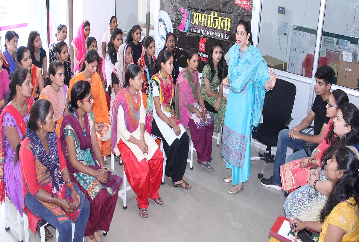 Hundred million Smiles Amar Ujala Aparajita awareness campaign launched for women employees in Noida