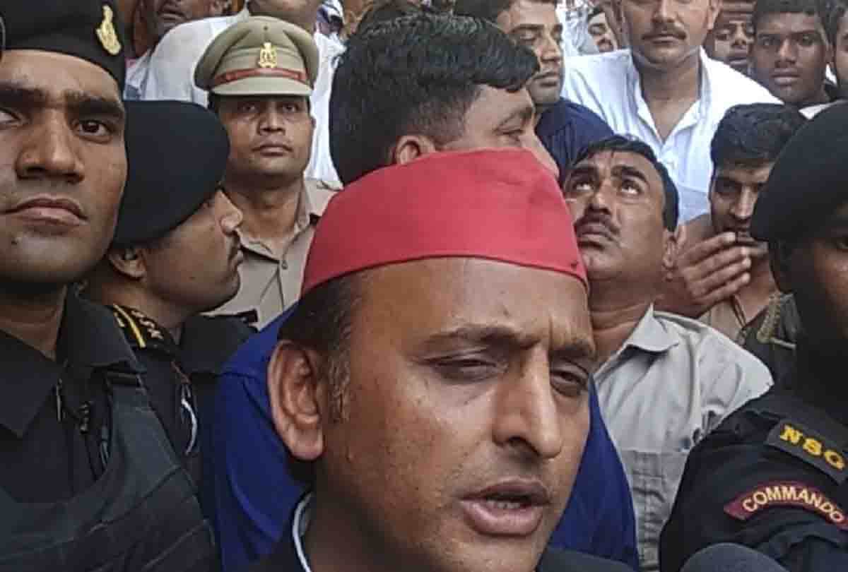 akhilesh yadav attacks on pm narendra modi