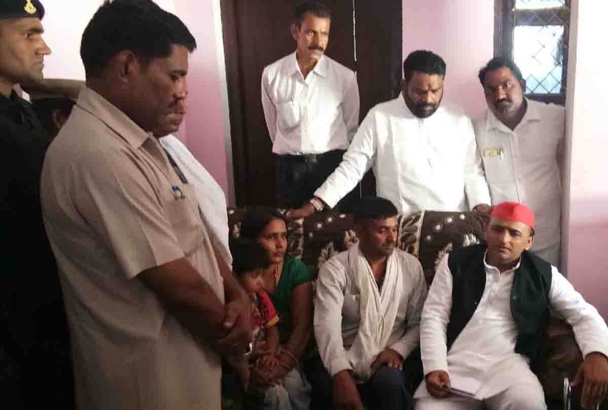 akhilesh yadav attacks on pm narendra modi