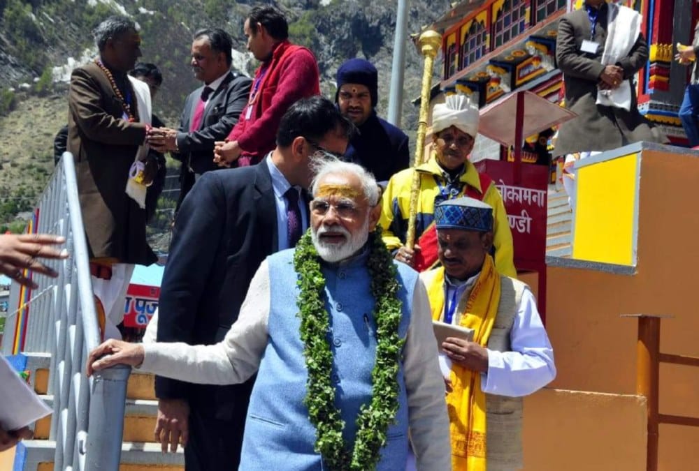 PM Narendra Modi wrote his name in badrinath dham record interesting fact
