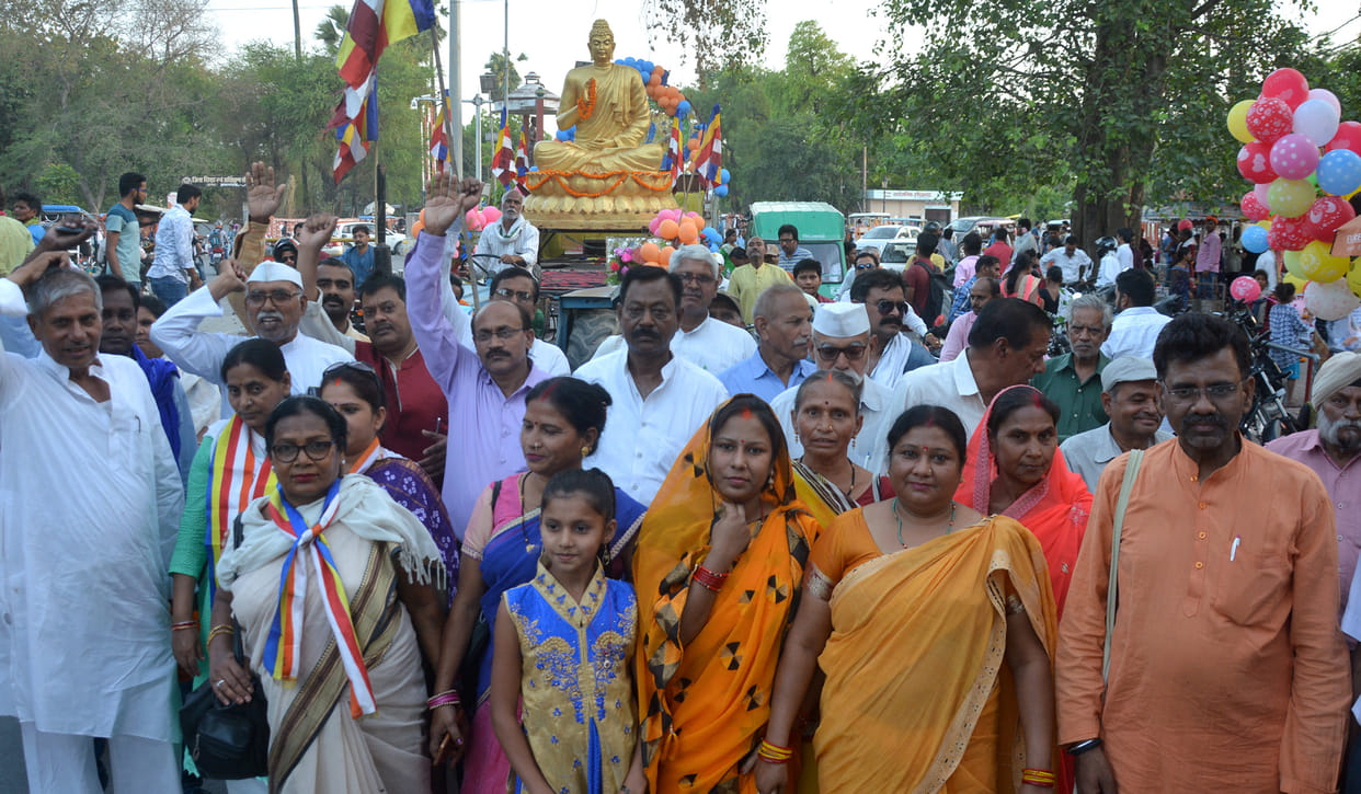 In the Prayagraj, the alley-street gunga war is not Buddha