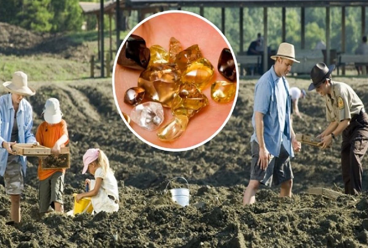 Crater of Diamonds mine where every people can search diamonds