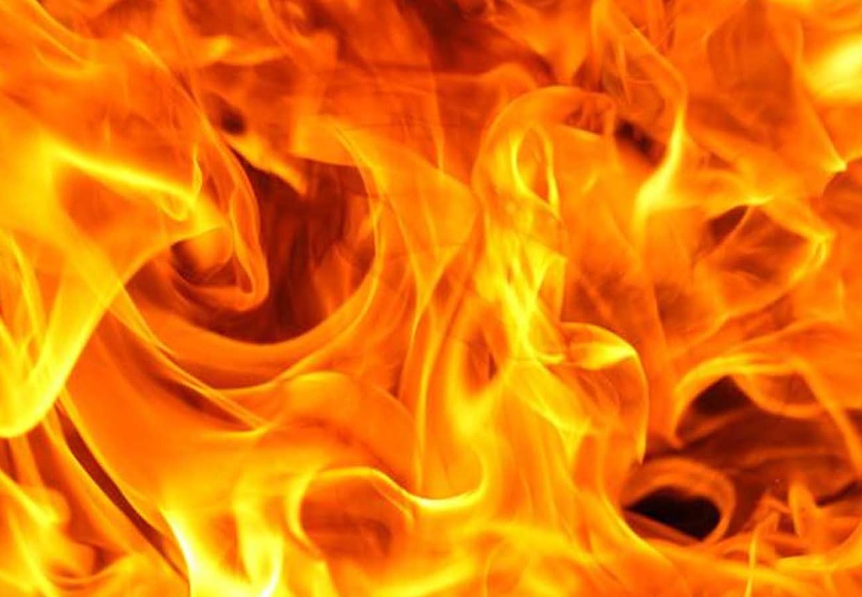 Fire in home due to short circuits Husband-wife and three children scorched