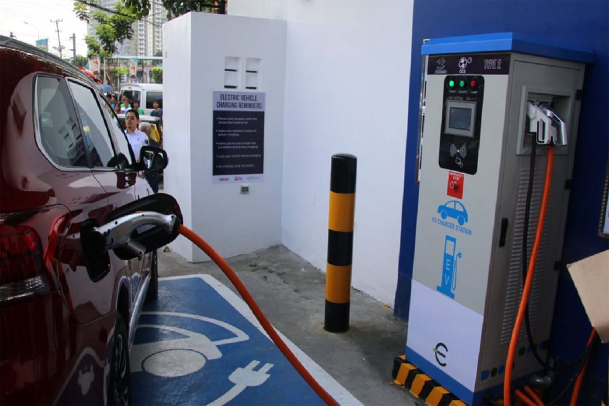Panasonic offering to open charging stations of electric vehicle and earn money