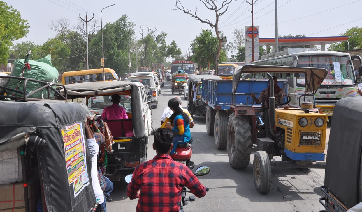घंटाभर के जाम से बिलबिला उठे लोग