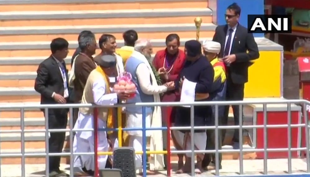 pm modi badrinath dham visit in photos