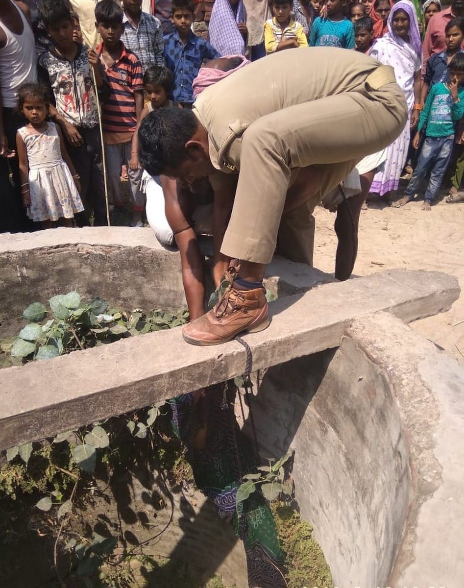 पति से विवाद में कुएं में कूद गई पत्नी, पुलिस ने बचाया