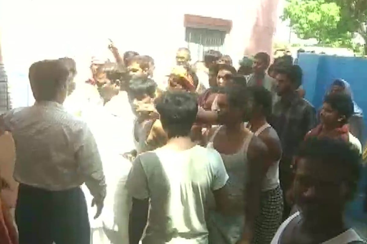 LOK SABHA ELECTION 2019: Locals boycott elections at Chandora village, vandalise evm