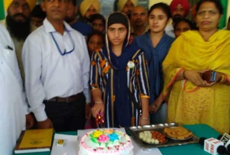 first time voters voting in Punjab