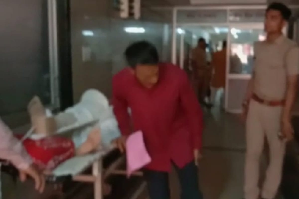 police encounter: raised questions after the injured badmash  working himself in hospital