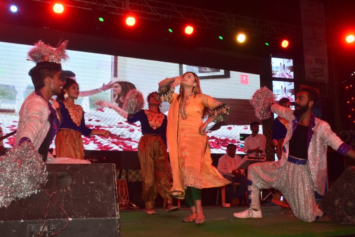 historic Nauchandi fair started from today in Meerut