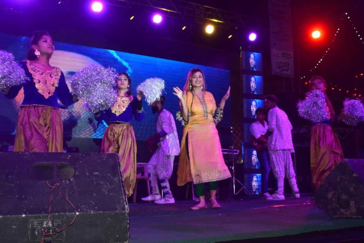 historic Nauchandi fair started from today in Meerut