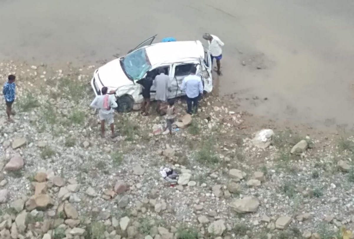 Two Killed In Accident In Mandi car falls inti Gorge Himachal Pradesh