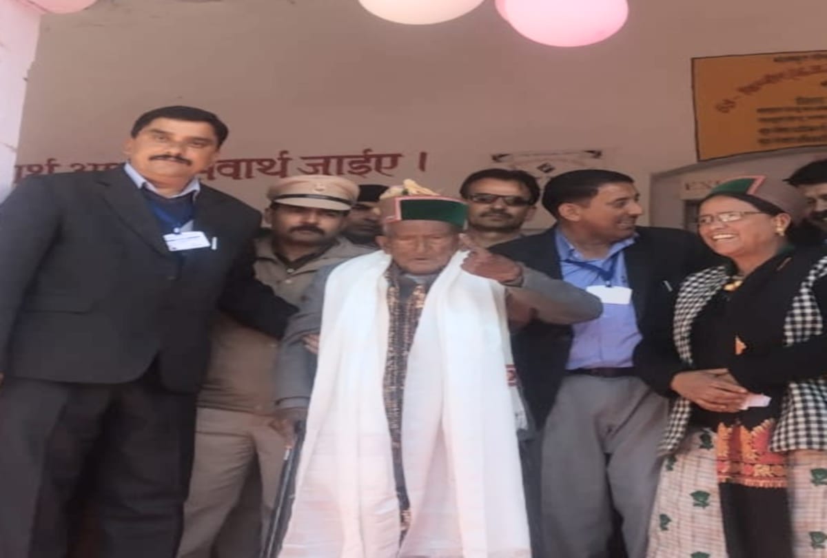 lok sabha election 2019: first voter of india Shyam Saran Negi cast vote in kalpa