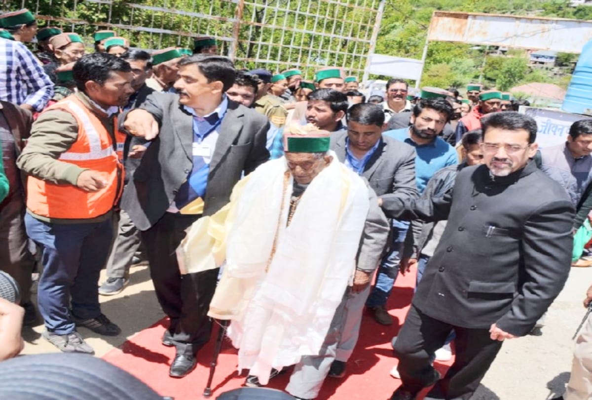 lok sabha election 2019: first voter of india Shyam Saran Negi cast vote in kalpa