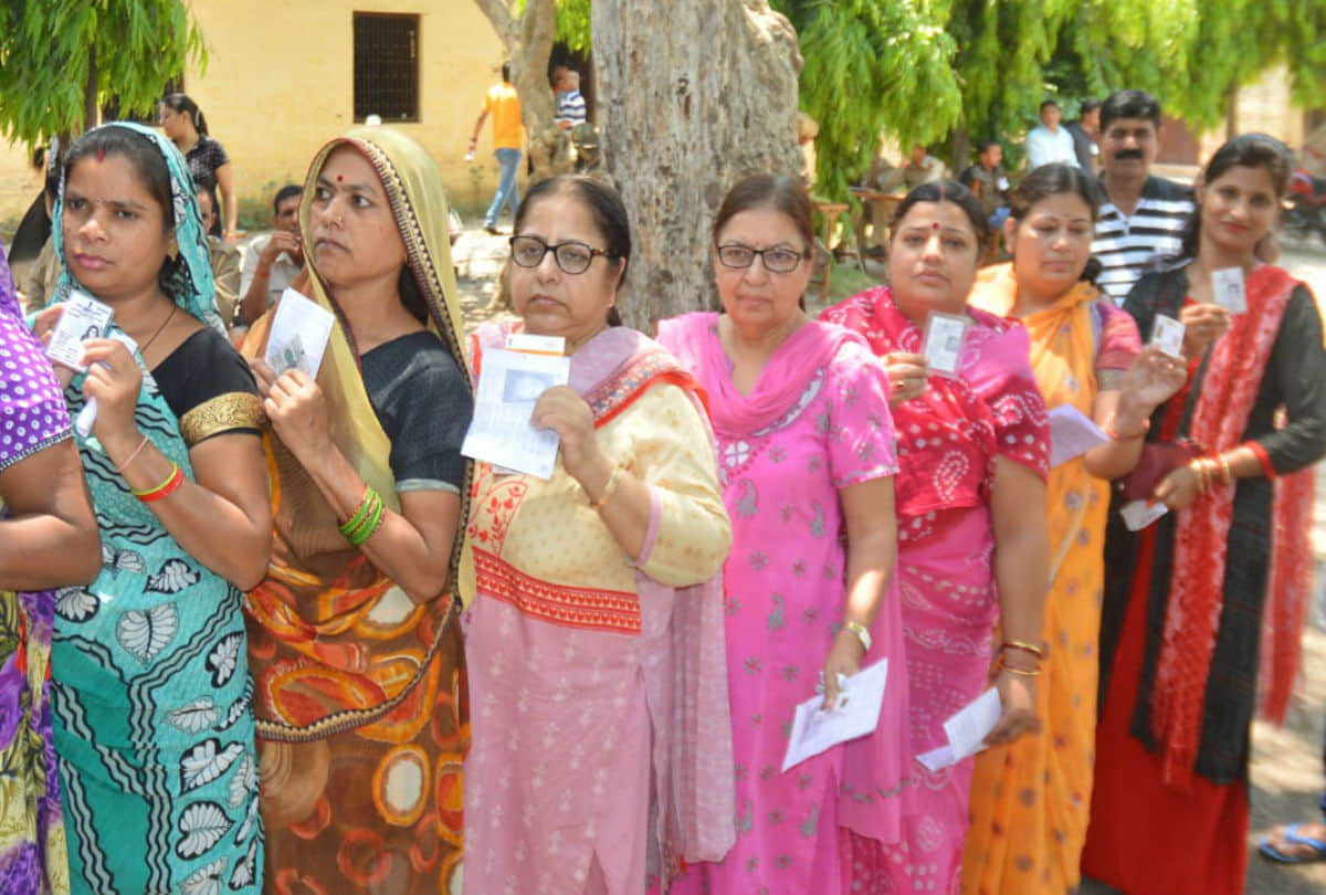 Agra North By Election Voting elderly and divyang voters cast his votes