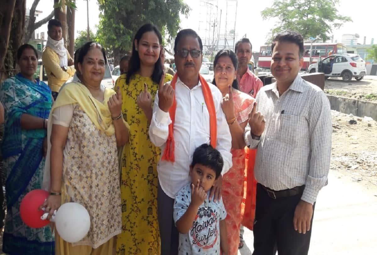 MLA Dr RMD aggrwal story BJP government gave notice accused of indiscipline on Radha Mohan of gorakhpur