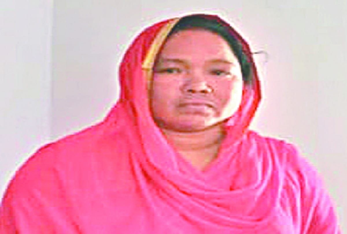 Beware of this woman criminal by nature simple by features