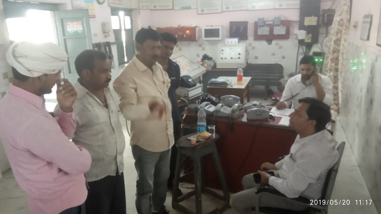 रेलवे स्टैंड के ठेकेदार पर लगा जुर्माना