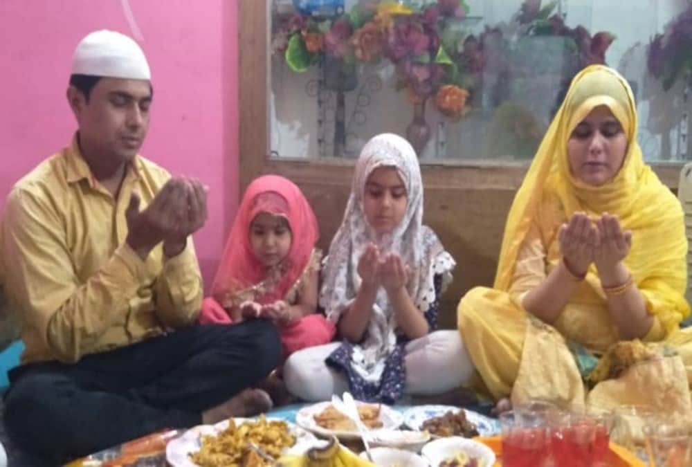 Ramzan 2019 Nine Years old girl alia Doing Roja in haldwani