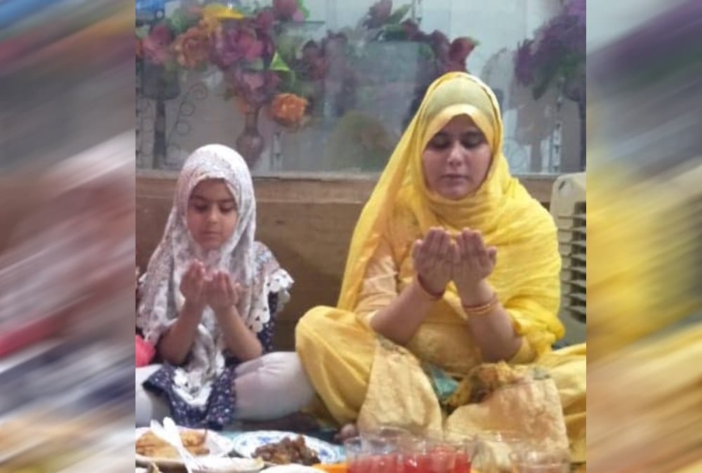 Ramzan 2019 Nine Years old girl alia Doing Roja in haldwani