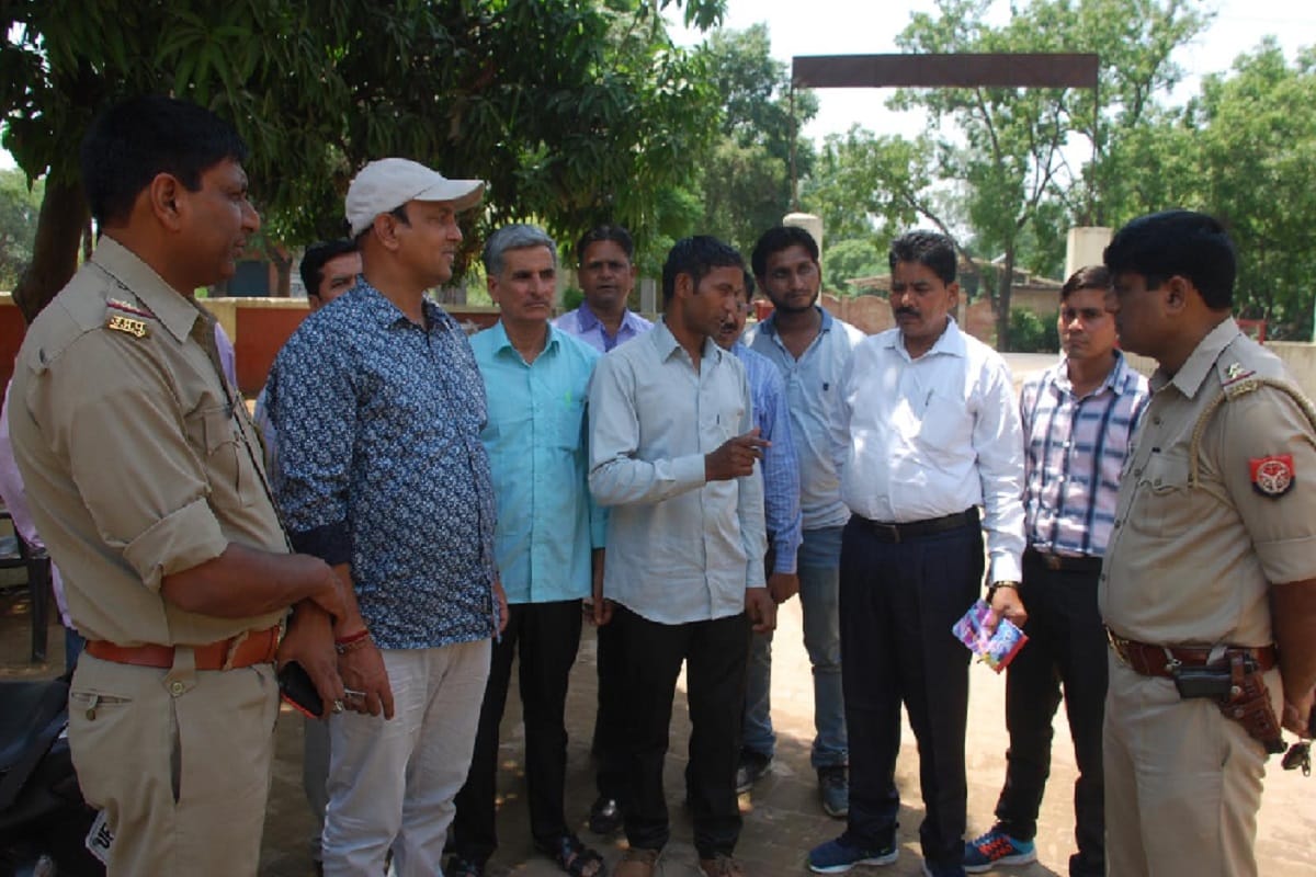 Crooks looted of sugarcane supervisor in Muzaffarnagar at Uttar Pradesh