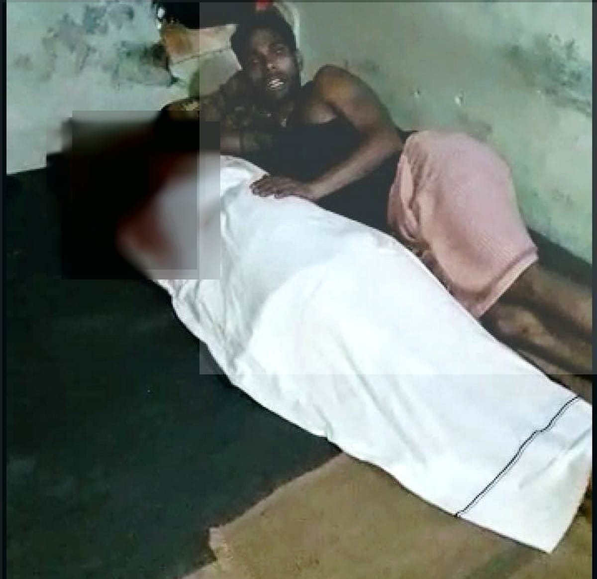 husband slept with his wife dead body after killed in varanasi